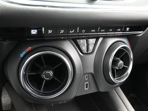 Used 2022 Chevrolet Blazer LT FWD image 24