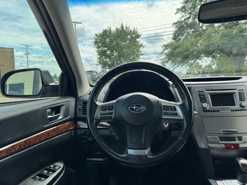 Used 2013 Subaru Legacy 2.5i Limited AWD/4WD image 16