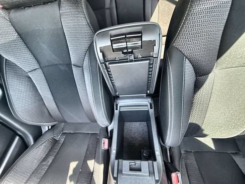 Used 2024 Subaru Outback Premium AWD/4WD image 21