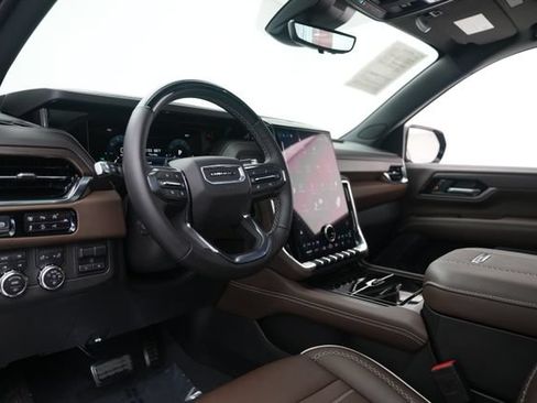 Used 2025 GMC Yukon Denali Ultimate w/ LPO, Floor Liner Package AWD/4WD image 14