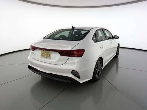 Used 2024 Kia Forte LXS image 9