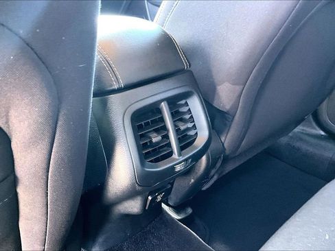 Used 2016 Jeep Cherokee Latitude image 32