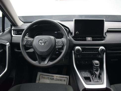 Used 2025 Toyota RAV4 LE AWD/4WD image 14