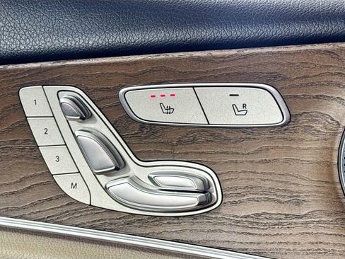 Used 2019 Mercedes-Benz E 300 image 26