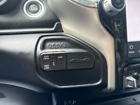 Used 2024 RAM 2500 Laramie AWD/4WD image 30