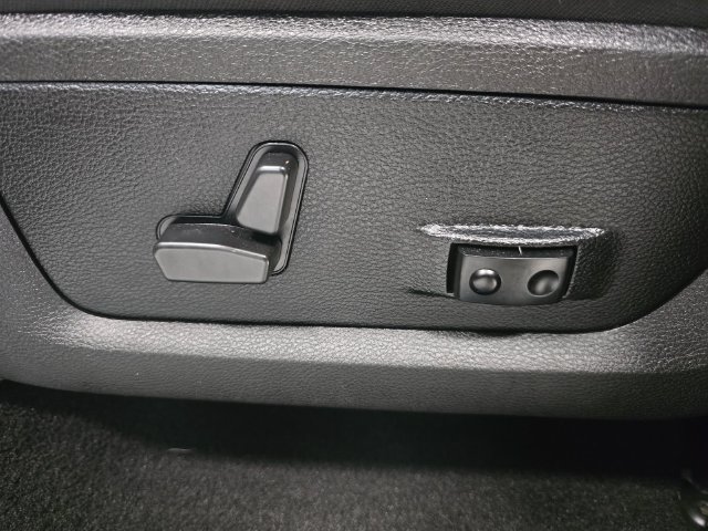 Used 2022 RAM 1500 Warlock AWD/4WD image 26