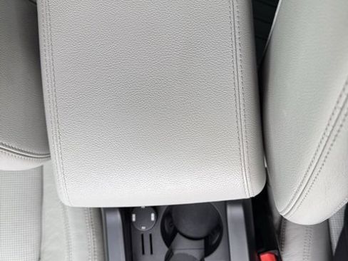 Used 2017 Land Rover Discovery Sport HSE image 27