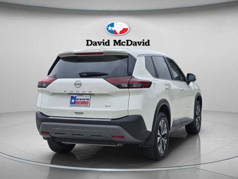 Used 2023 Nissan Rogue SV image 6