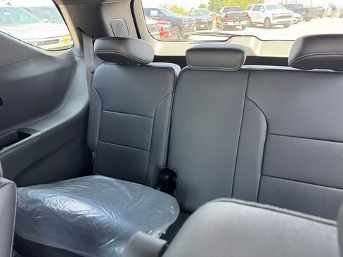 New 2026 Chevrolet Traverse LT w/ LPO, Floor Liner Package FWD image 11