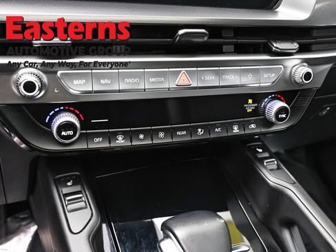 Used 2025 Kia Telluride S AWD/4WD image 19
