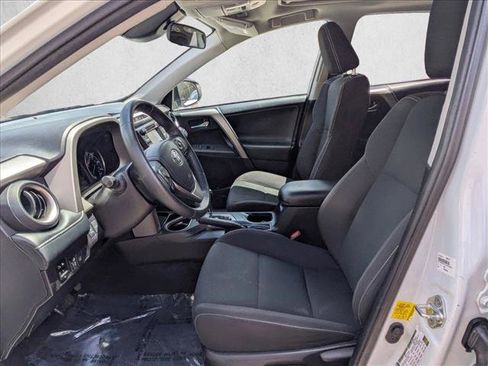 Used 2018 Toyota RAV4 XLE AWD/4WD image 11