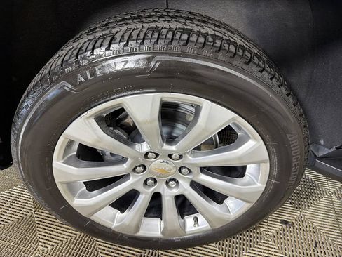 Used 2025 Chevrolet Tahoe Premier RWD image 18
