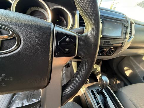 Used 2015 Toyota Tacoma PreRunner w/ SR5 Package image 30