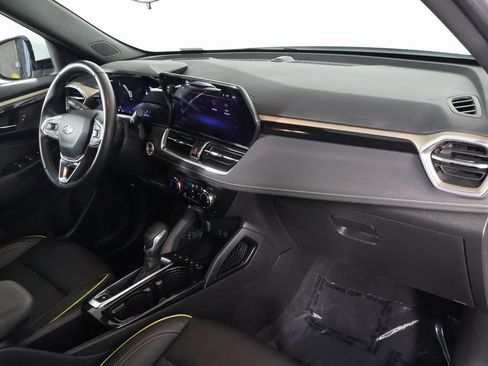 Used 2024 Chevrolet TrailBlazer ACTIV w/ Driver Confidence Package FWD image 9