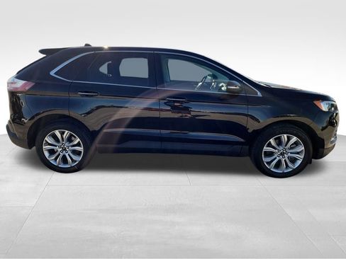 Used 2024 Ford Edge Titanium image 9