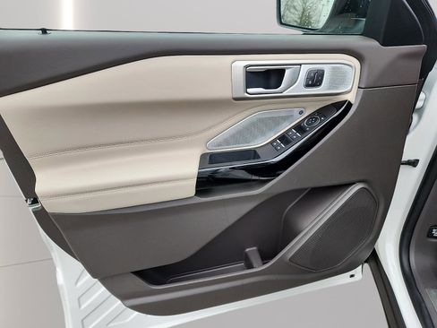 Certified 2023 Ford Explorer Platinum w/ Technology Package image 22