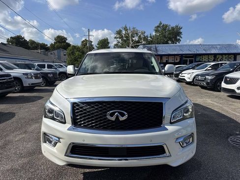 Used 2017 INFINITI QX80 2WD w/ Driver Assistance Package image 2