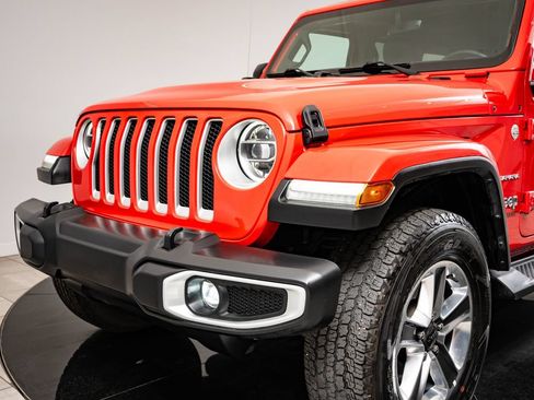 Used 2022 Jeep Wrangler Unlimited Sahara w/ LED Lighting Group AWD/4WD image 3