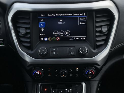 Used 2023 GMC Acadia SLE image 17