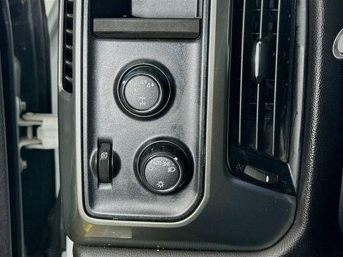 Used 2019 Chevrolet Silverado 1500 LT AWD/4WD image 11