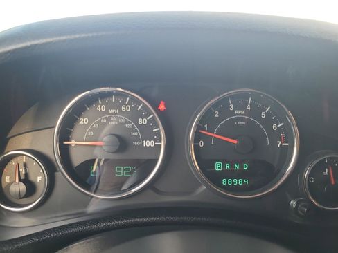 Used 2013 Jeep Wrangler Unlimited Rubicon w/ Connectivity Group AWD/4WD image 12