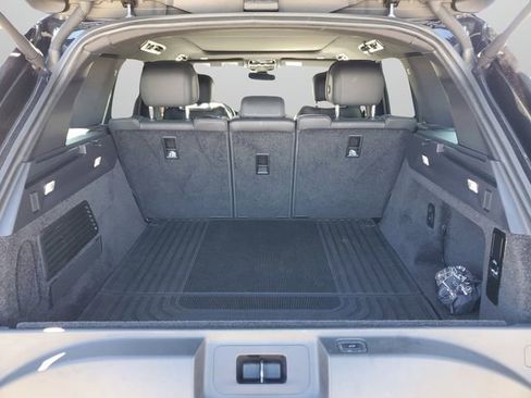 Used 2023 Land Rover Range Rover SE image 8