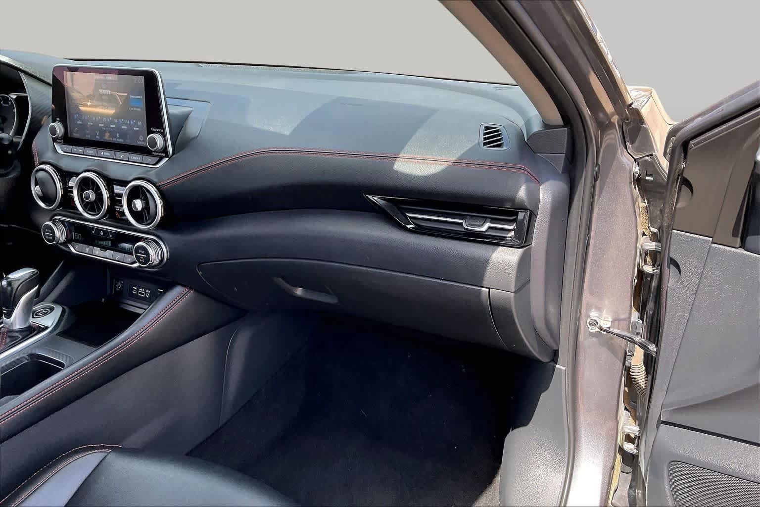 Used 2025 Nissan Sentra SR w/ SR Premium Package FWD image 18