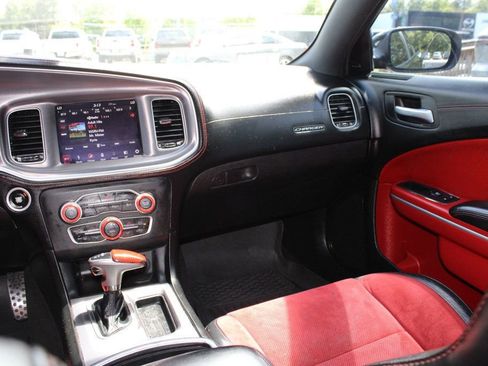 Used 2019 Dodge Charger Scat Pack w/ Dynamics Package RWD image 16