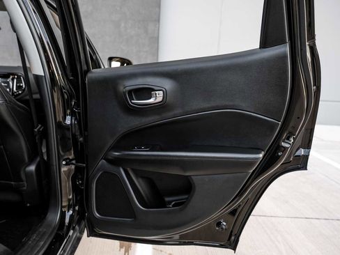 Used 2019 Jeep Compass Altitude image 43