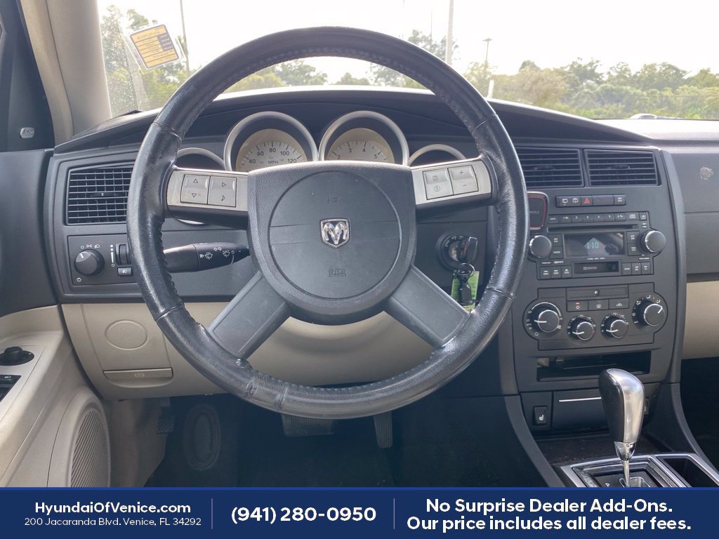 Used 2005 Dodge Magnum R/T w/ Convenience Group II RWD image 3