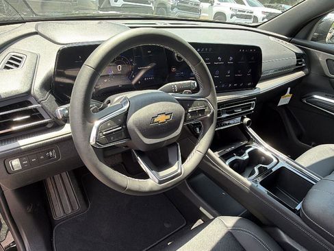 New 2026 Chevrolet Traverse LT w/ Driver Confidence Package AWD/4WD image 17