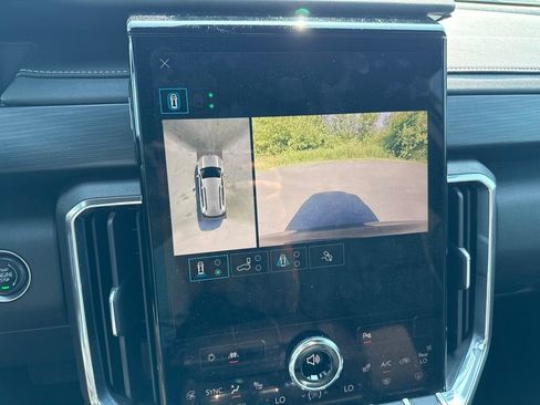 Used 2024 GMC Acadia Elevation w/ Trailering Package AWD/4WD image 17