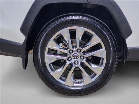 Used 2020 Toyota RAV4 Limited FWD image 24