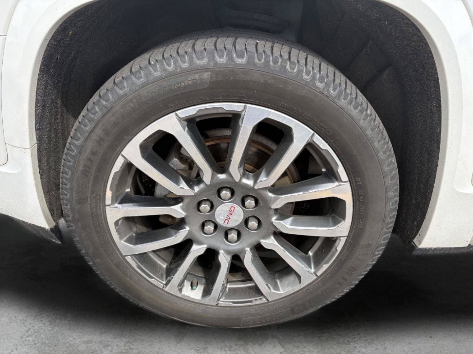 Used 2020 GMC Acadia Denali w/ Denali Ultimate Package AWD/4WD image 7