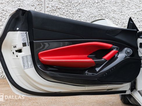 Used 2021 Ferrari F8 Tributo image 21