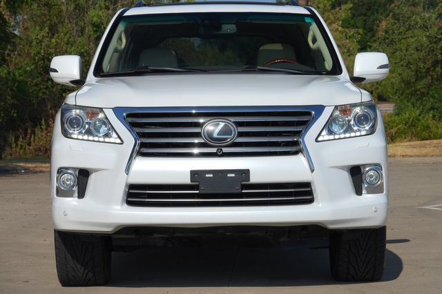 Used 2013 Lexus LX 570 4WD w/ Luxury Pkg w/Pre-crash image 10