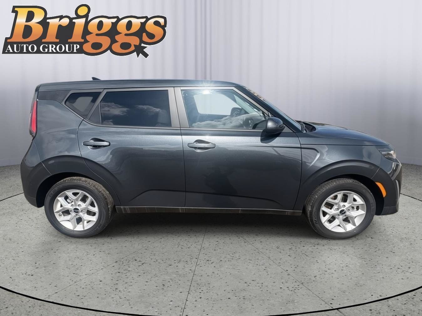 Used 2025 Kia Soul LX FWD image 6