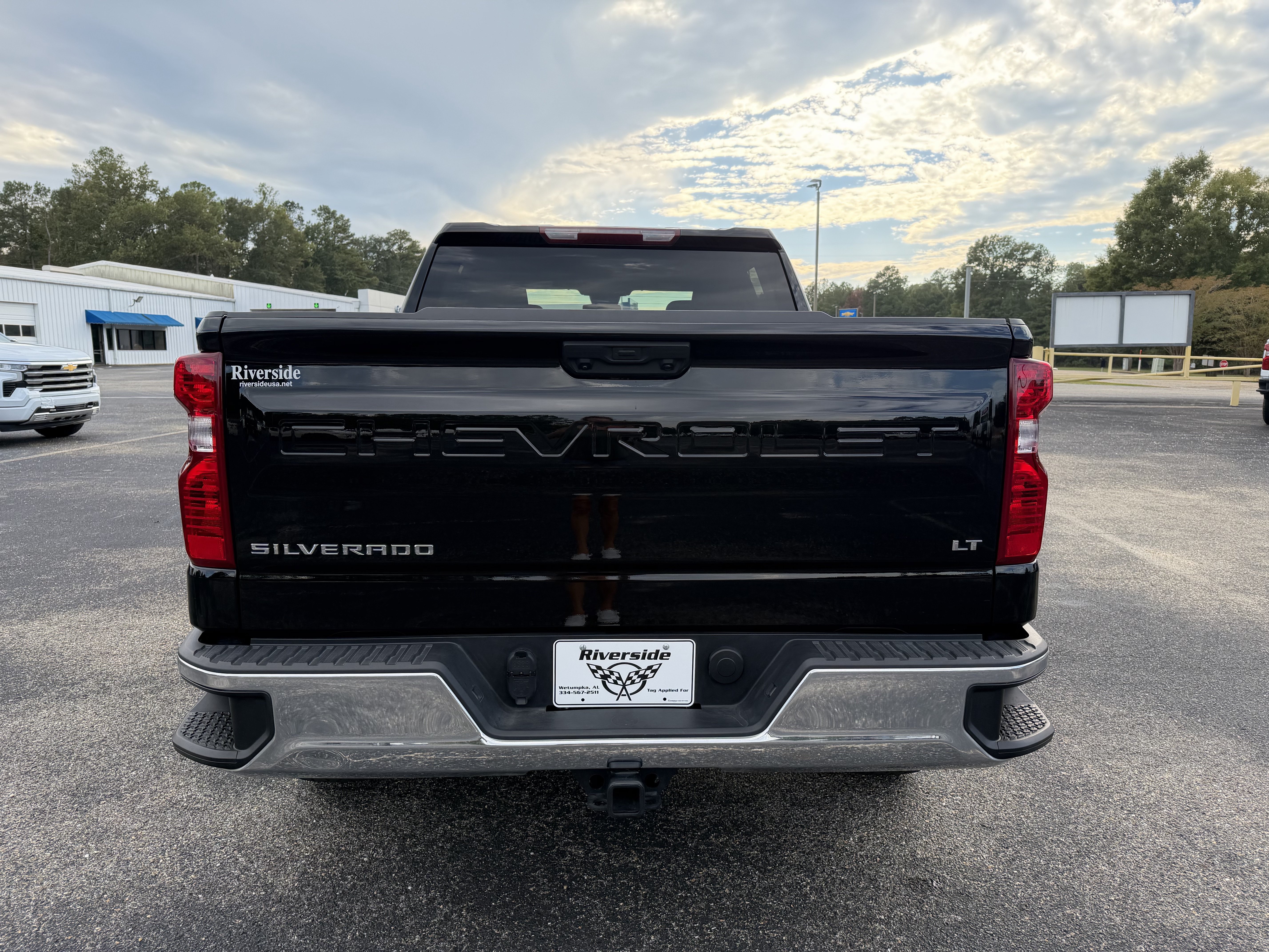 Used 2025 Chevrolet Silverado 1500 LT AWD/4WD image 8