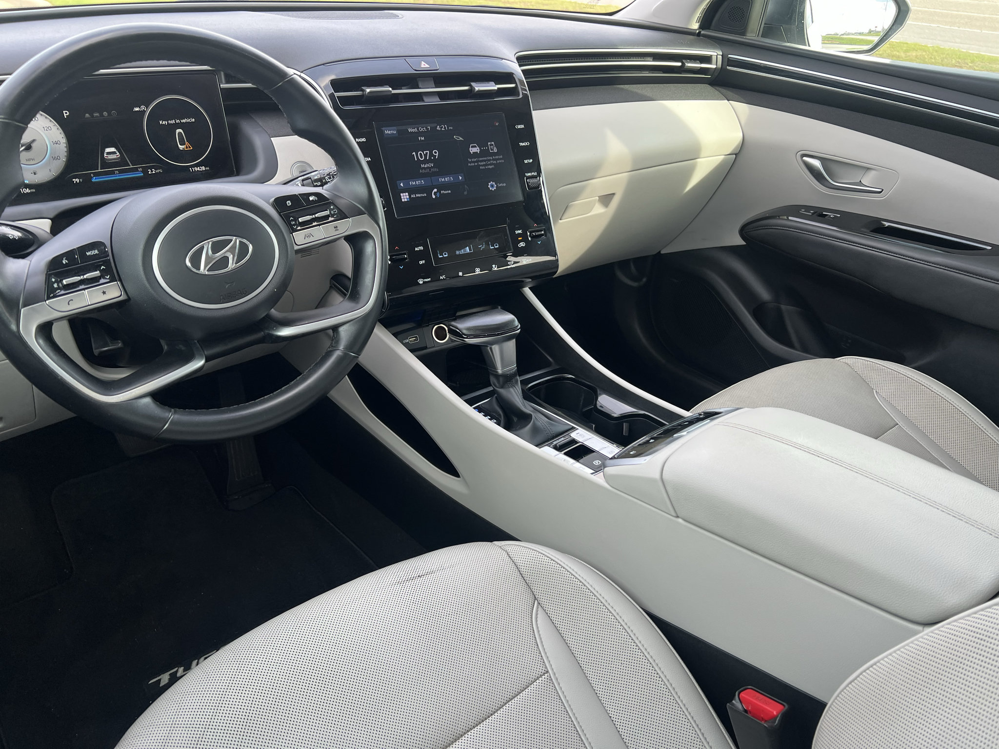 Used 2022 Hyundai Tucson SEL w/ Convenience + Premium Package FWD image 18