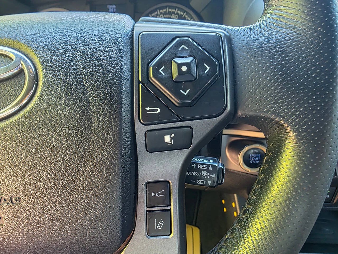 Used 2019 Toyota Tacoma TRD Off-Road w/ Technology Package AWD/4WD image 20