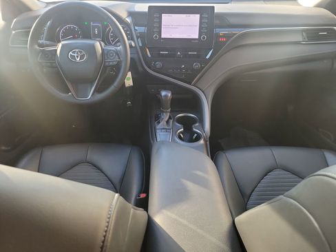 Used 2023 Toyota Camry SE image 11