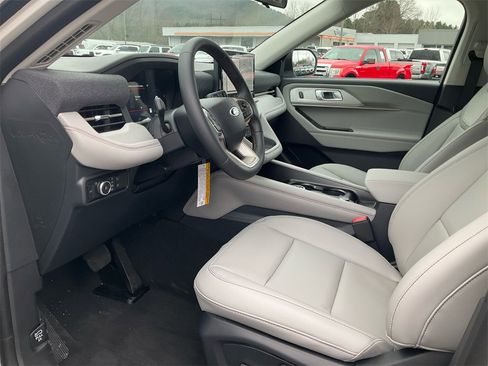 New 2026 Ford Explorer Active w/ Active Comfort Package image 15