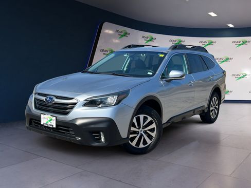 Used 2020 Subaru Outback Premium image 3