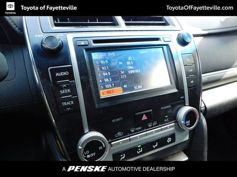 Used 2012 Toyota Camry SE FWD image 10