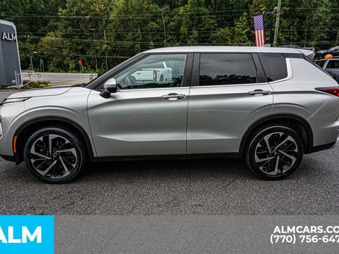 Used 2023 Mitsubishi Outlander SE image 8