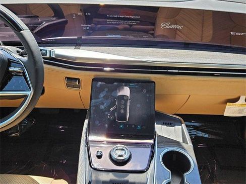 New 2026 Cadillac Escalade IQ Luxury 2 w/ LPO, Radiant Package image 17