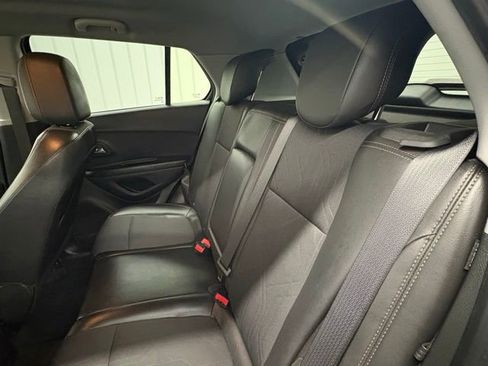 Used 2022 Chevrolet Trax LT w/ Driver Confidence Package FWD image 10