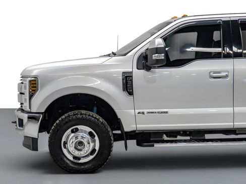 Used 2019 Ford F350 Lariat w/ Lariat Value Package AWD/4WD image 10