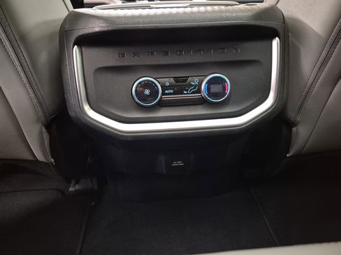 Used 2025 Ford Expedition Max Active AWD/4WD image 23