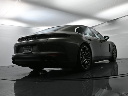 Used 2025 Porsche Panamera 4 image 54